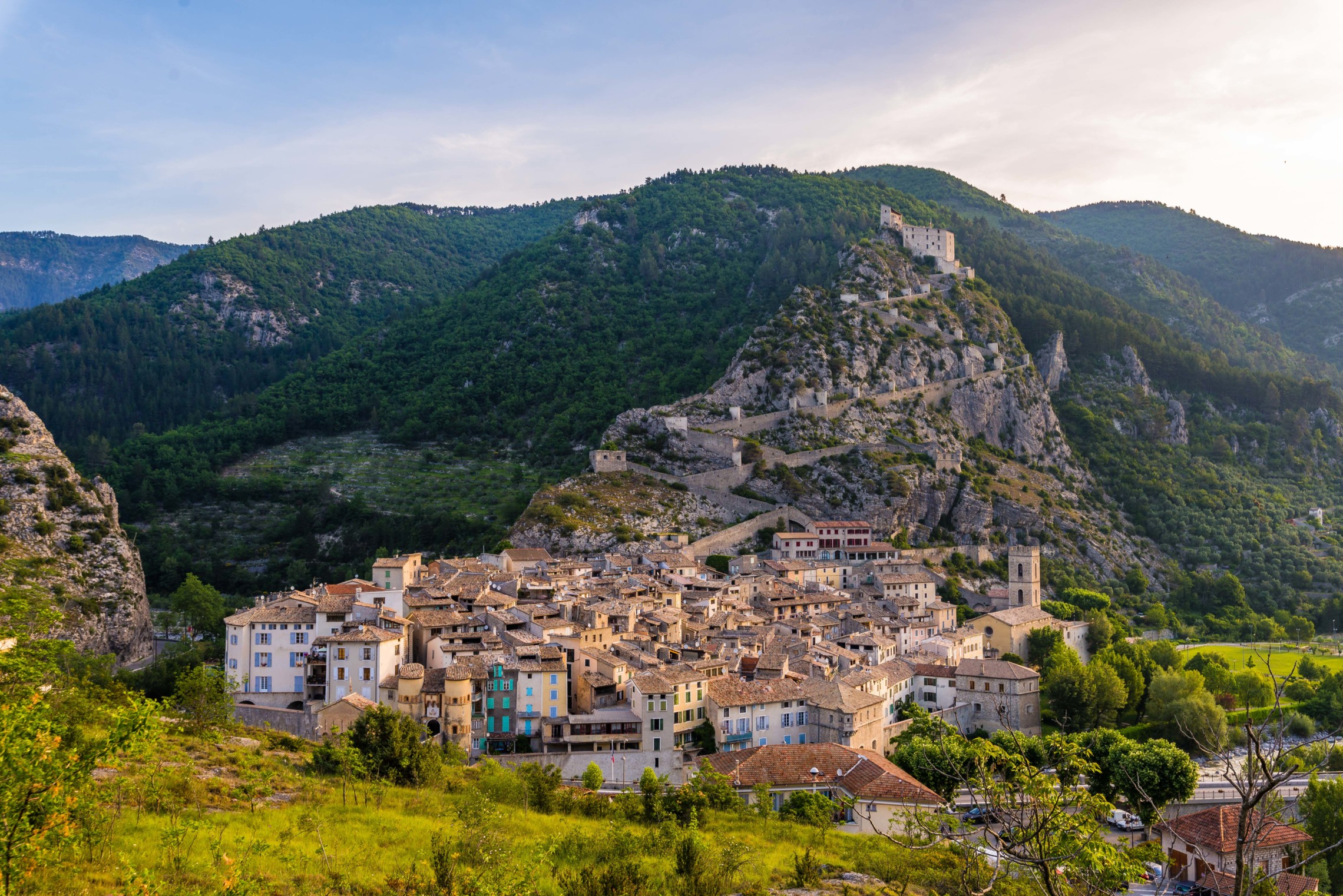 Les 5 plus beaux villages des Alpes-de-Haute-Provence - Entrevaux