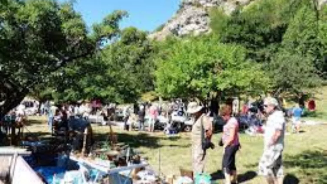 Jausiers - Vide Grenier Jausiers - Vide Grenier