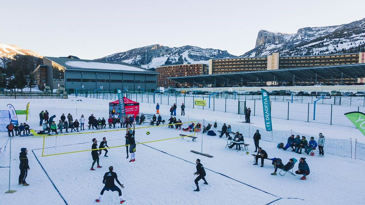 la pallavolo si gioca anche sulla neve a Dévoluy