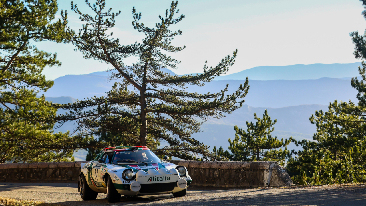 Le Rallye Monte Carlo historique de passage dans les Alpes du Sud dès