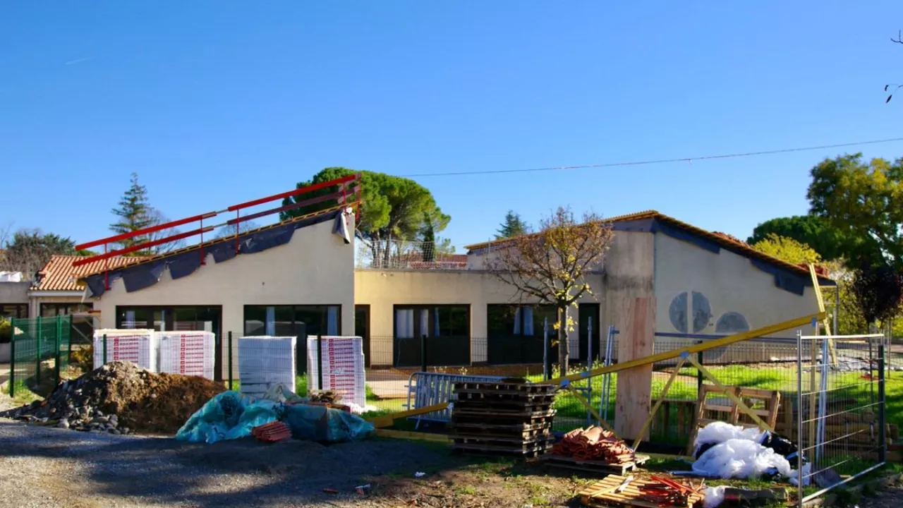 Manosque : visite pédagogique des travaux du groupe scolaire des plantiers