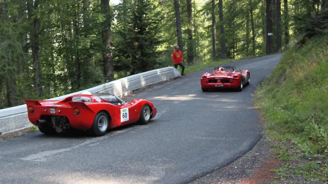 Alpes de Haute-Provence : 45 véhicules de prestige à l'assaut du Col des Champs