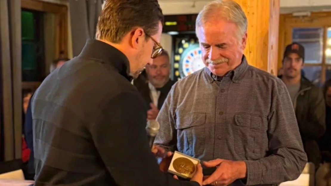 Briançon rend hommage à Roger Demment, figure emblématique des Diables Rouges