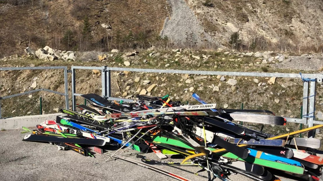 Haute-Provence : au lieu de partir à l’enfouissement, le matériel de ski est valorisé sur la CCAPV