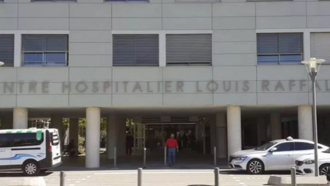 Haute-Provence : C. Galtier en soutien aux urgentistes en grève de l’hôpital d’Aix en Provence