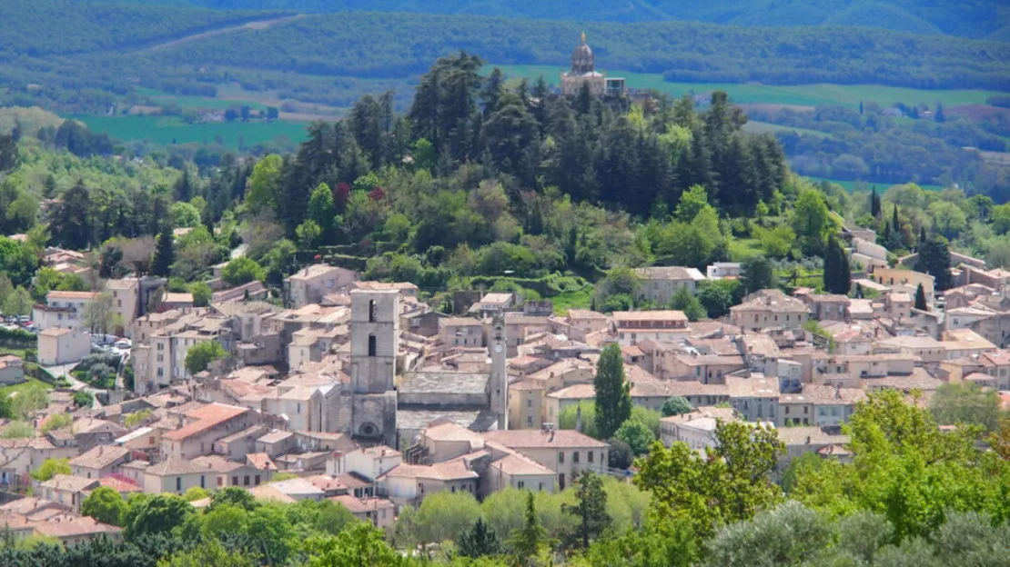 Haute-Provence : CCIT et association des Chalus à Forcalquier main dans la main