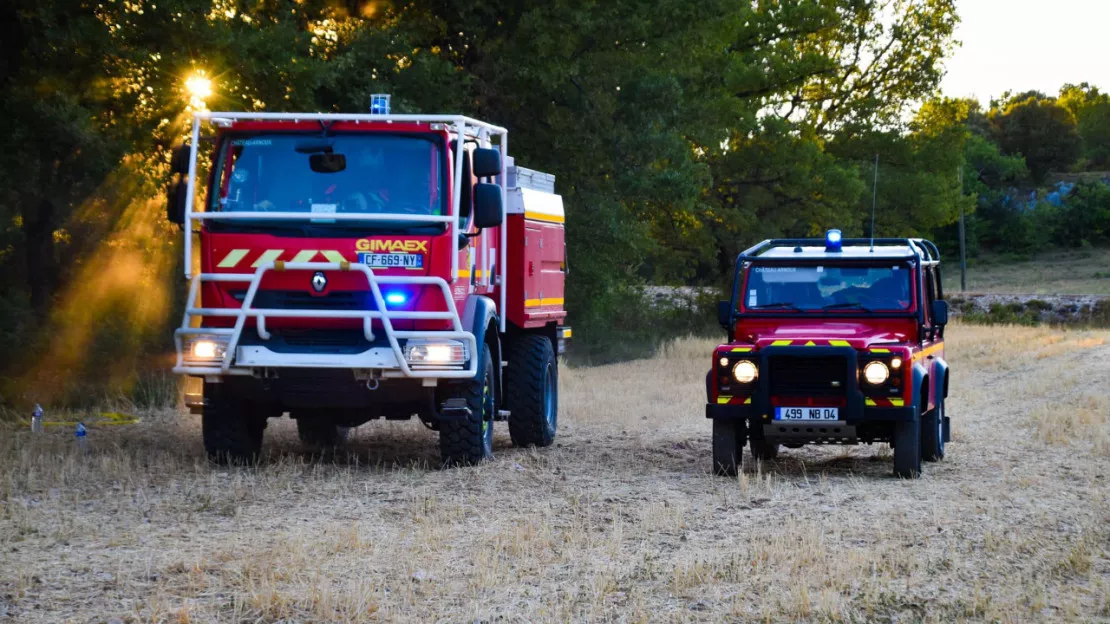 Haute-Provence : 50 pompiers mobilisés sur un feu de forêt à Saint-Benoit