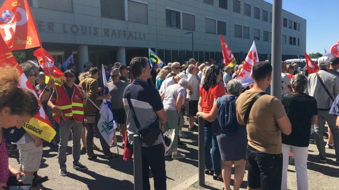 Haute-Provence : un rassemblement devant l'hôpital de Manosque pour un retour d'un service des urgences de qualité