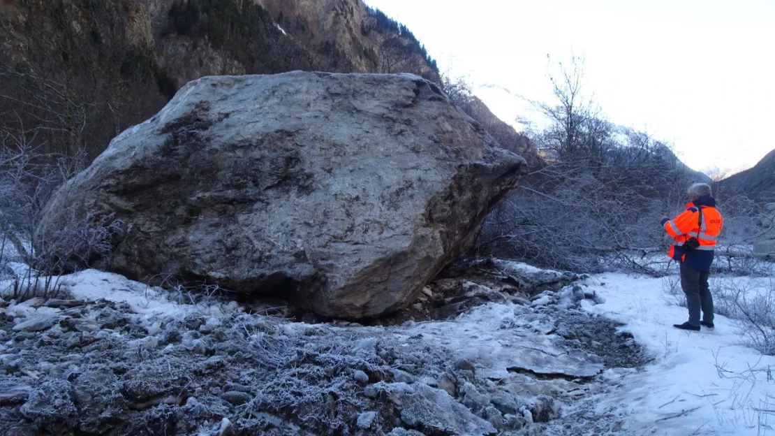 Hautes-Alpes : 10 à 20.000 m3 de roches tombés sur la route du Gioberney