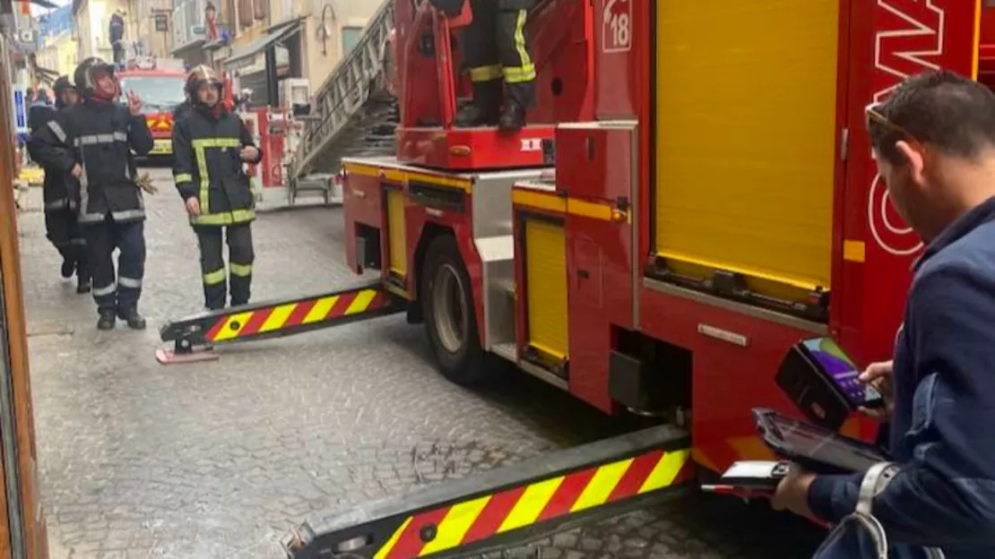 Hautes-Alpes : à Embrun, les pompiers ont arrêté le feu dans le centre-ville