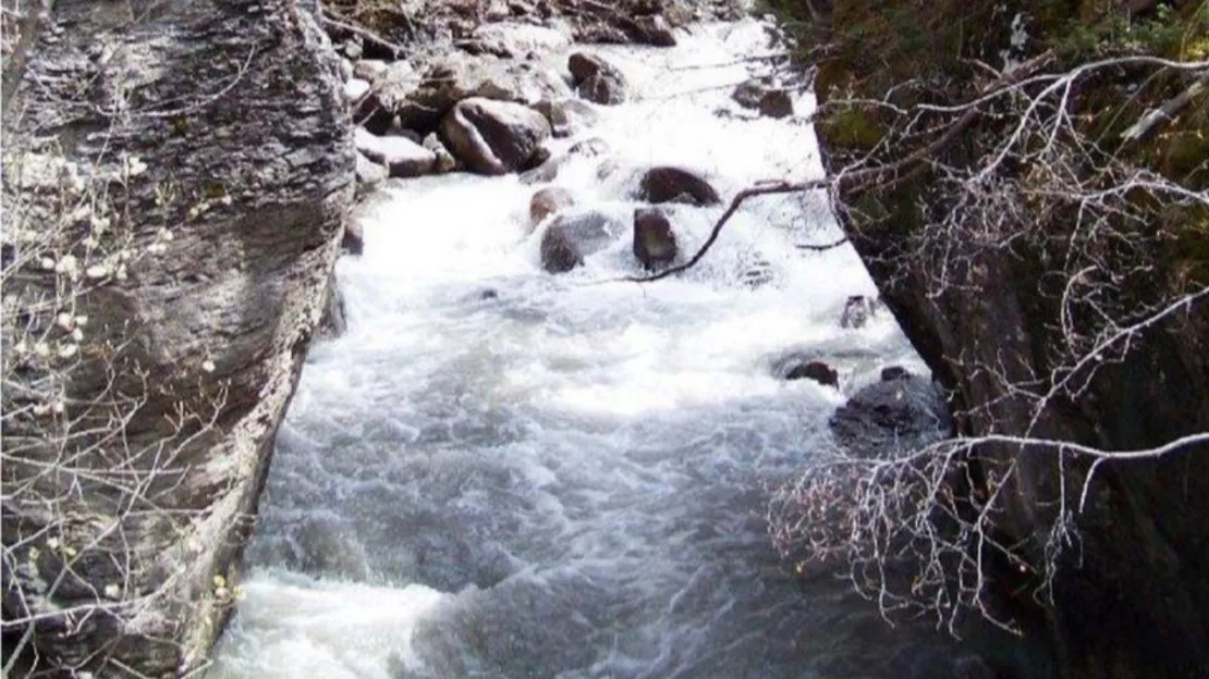Hautes-Alpes : après les inondations, des rivières polluées par des déchets dans le Guillestrois