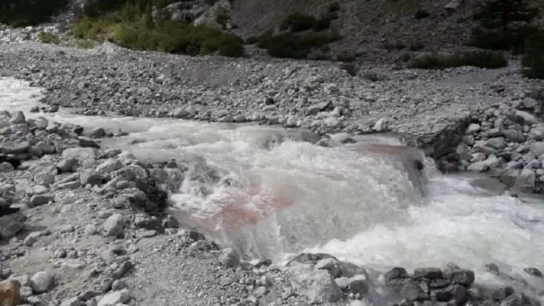 Hautes-Alpes : deux refuges évacués dans les Écrins