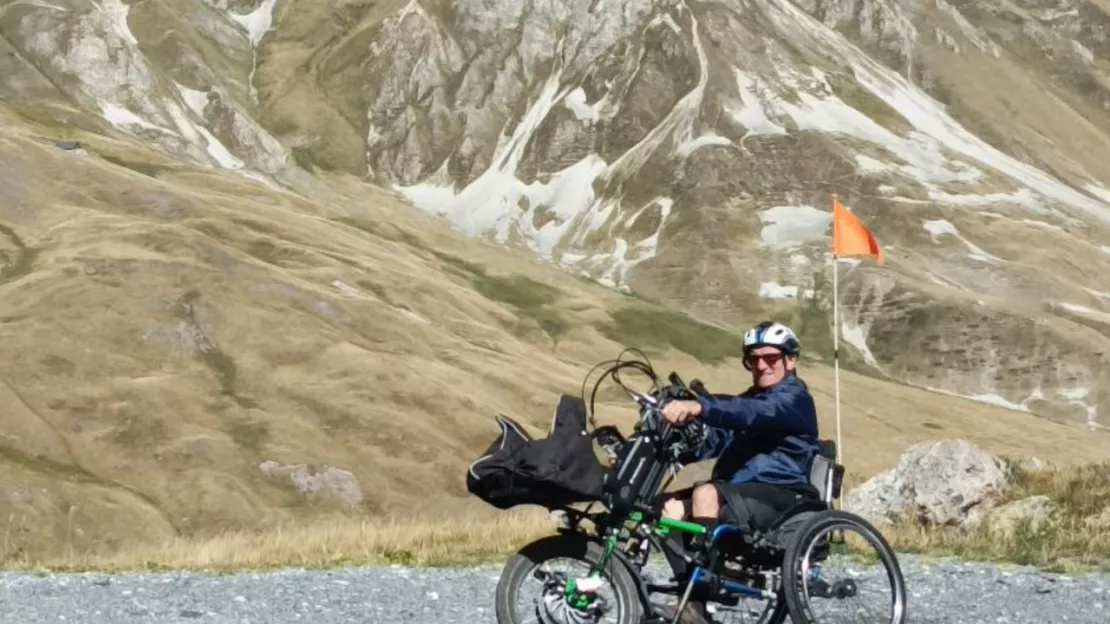 Hautes-Alpes : il réalise 303 km avec son vélo fauteuil