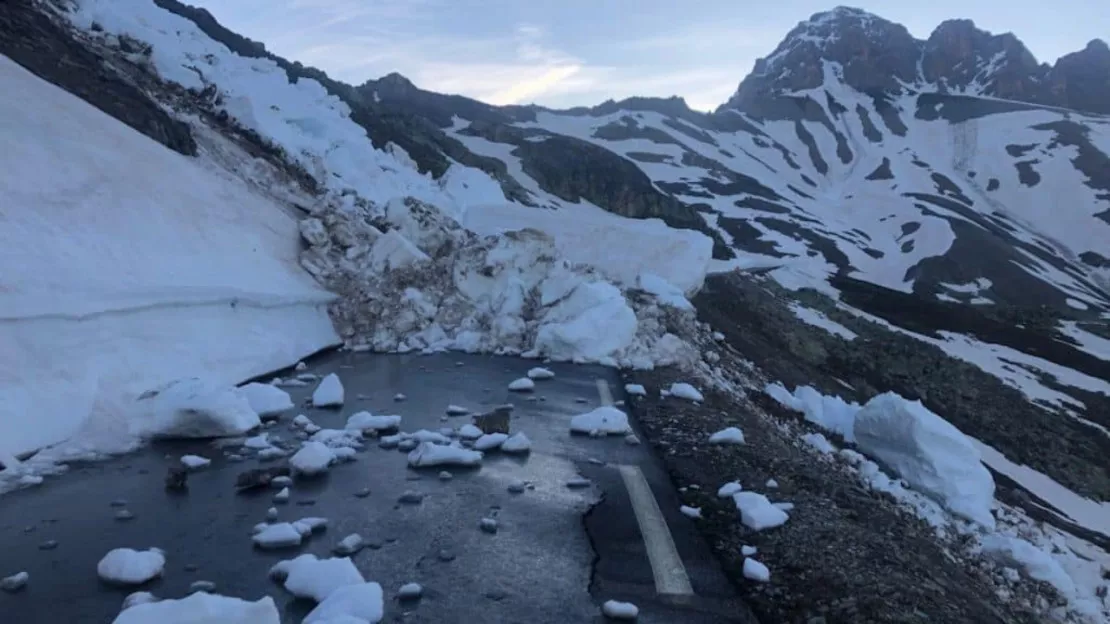 Hautes-Alpes : la D902 au Col du Galibier coupée à la circulation