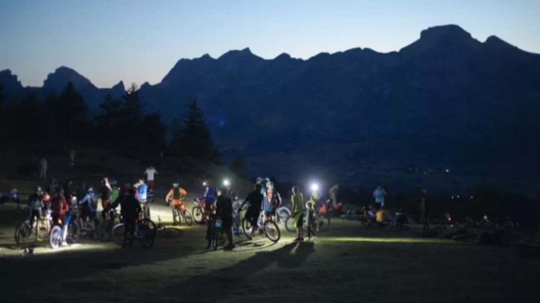 Hautes-Alpes : la plus longue descente aux lampions en VTT tentée dans le Dévoluy
