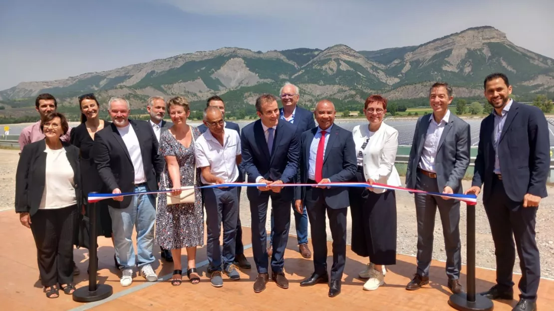 Hautes-Alpes : la première centrale solaire flottante d’EDF à Lazer