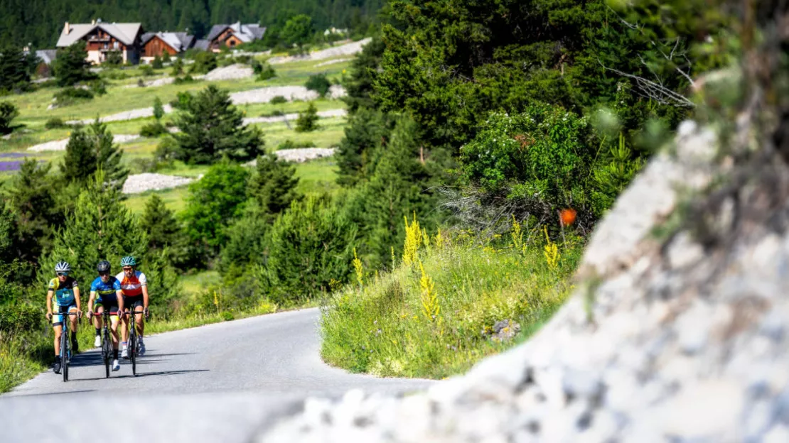 Hautes-Alpes : le col de la Sentinelle réservé aux cyclistes le 14 juillet