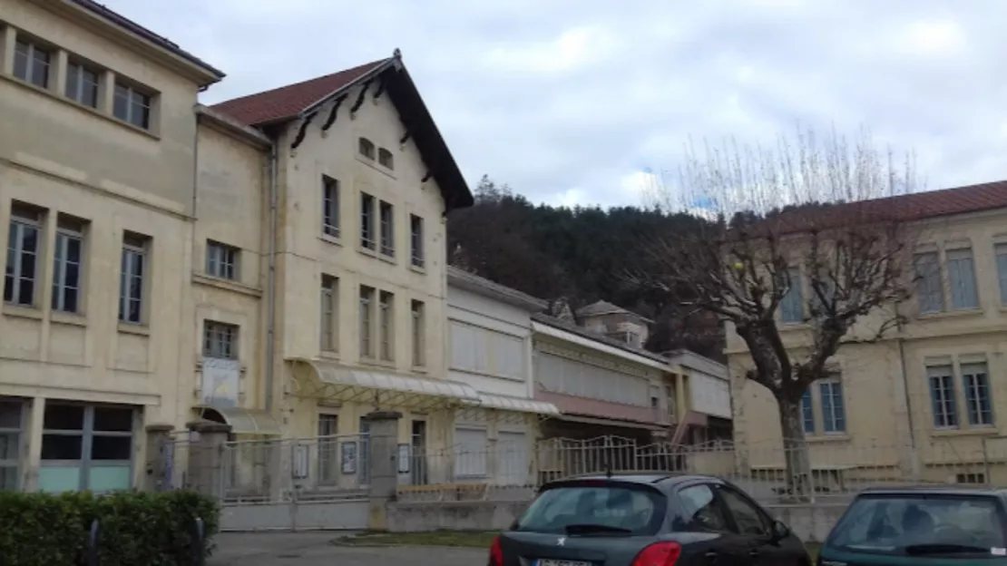 Hautes-Alpes : le collège Centre à Gap en deuil