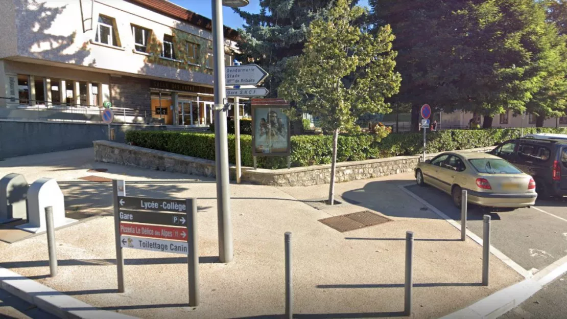 Hautes-Alpes : le parvis de la salle des fêtes d’Embrun bientôt requalifié