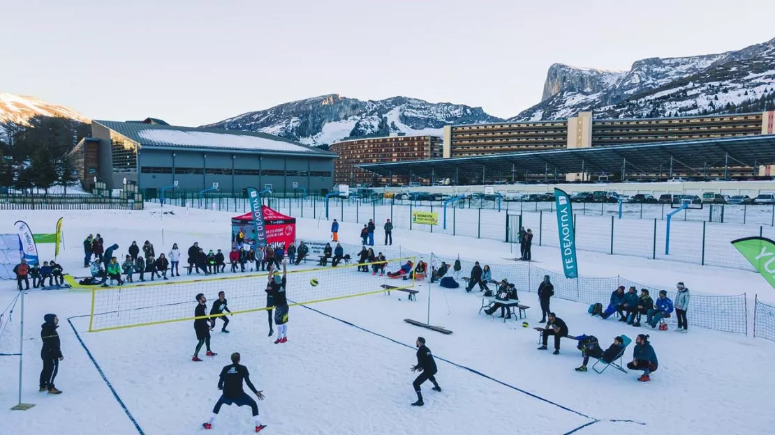 Hautes-Alpes : le volley-ball se joue également sur la neige dans le Dévoluy