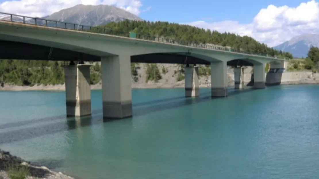 Hautes-Alpes : les travaux de réhabilitation reprennent sur le pont du Riou Bourdou à Savines le Lac