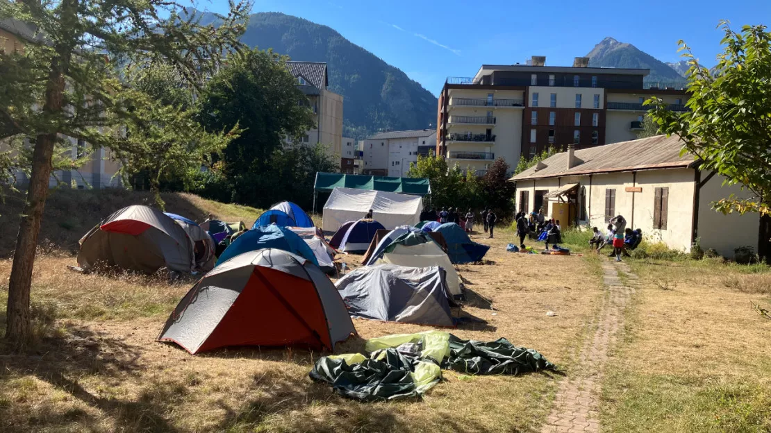 Hautes-Alpes : "on ne lit pas les communiqués du maire de Briançon dans les geôles de Syrie"