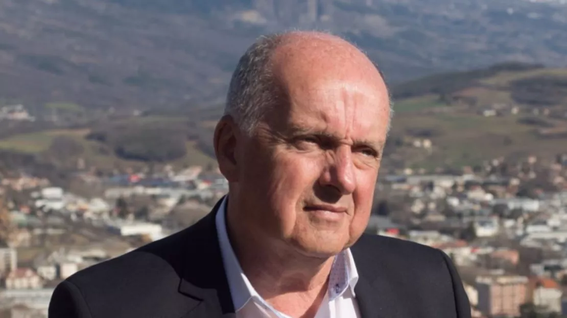 Hautes-Alpes : Roger Didier invite Gabriel Attal pour une visite sur l'éducation