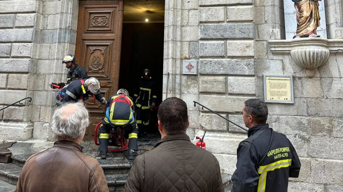 Hautes-Alpes : un homme interpellé après une tentative d'incendie de la collégiale de Briançon