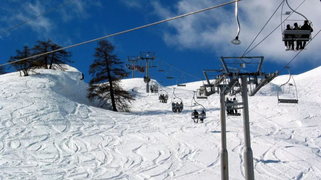 Hautes-Alpes : un « pass saison jeune ski alpin »  de 50 euros à Serre-Chevalier