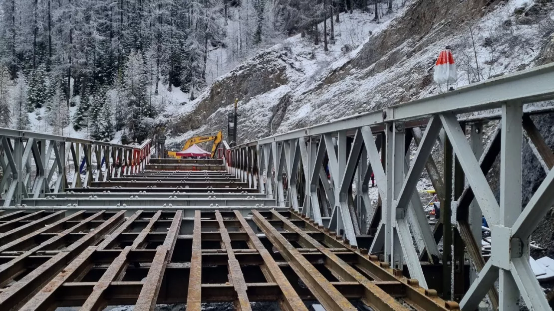 Hautes-Alpes : un pont militaire pour rétablir l'accès à Risoul