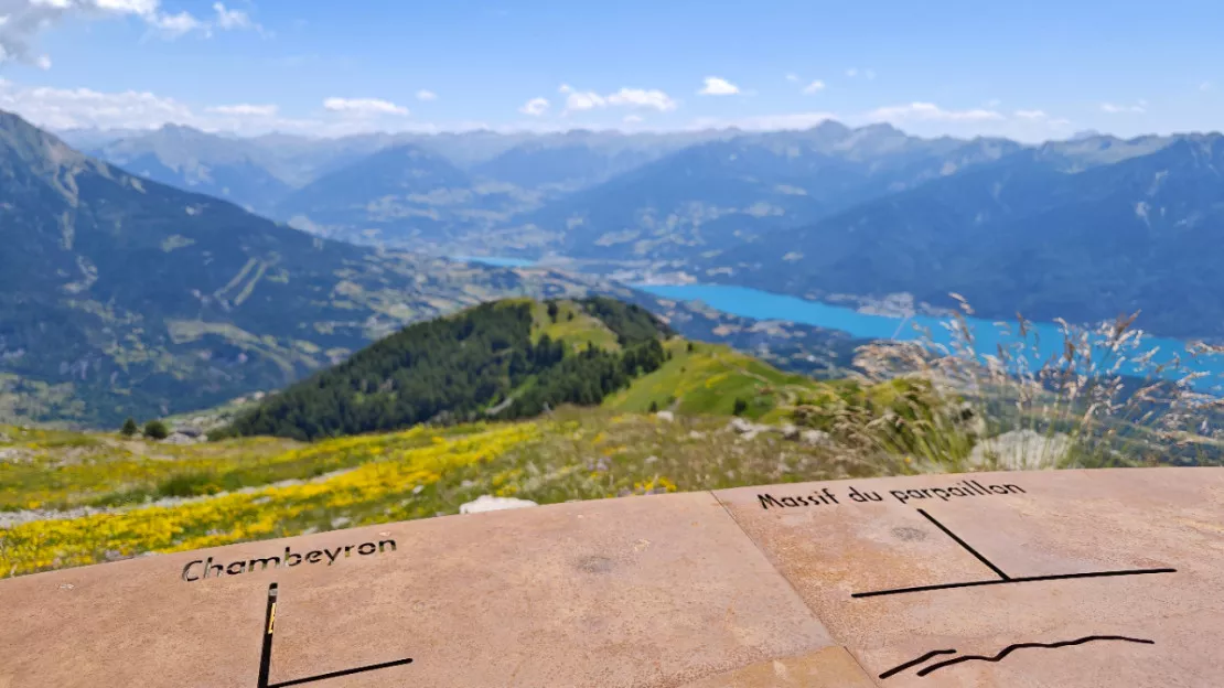 Hautes-Alpes : un sentier des crêtes accessible aux familles à Réallon