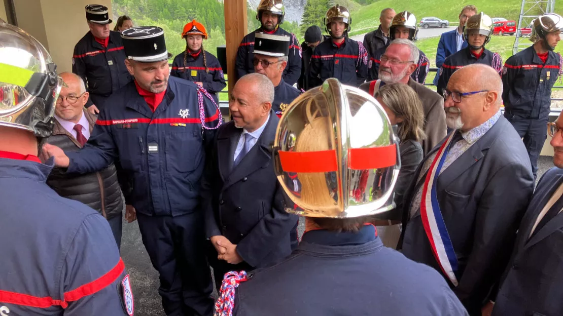 Hautes-Alpes : une nouvelle caserne pour les pompiers de La Grave, un "engagement moral" après le Chambon
