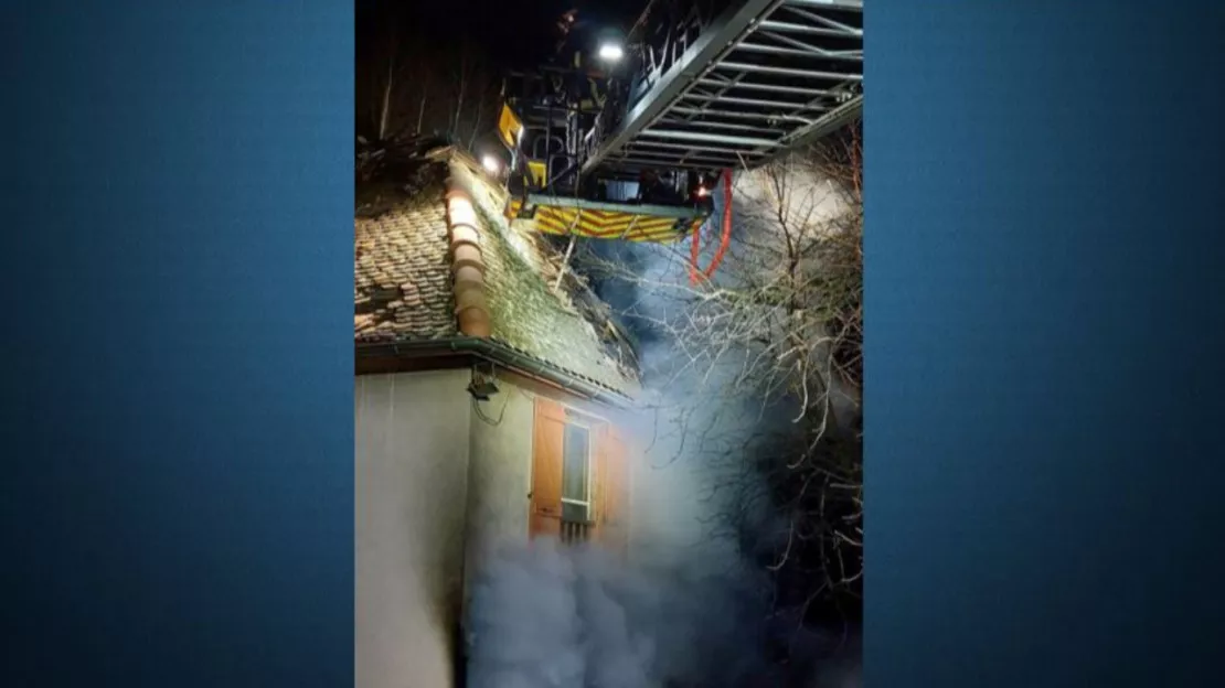 L'incendie d'un garage se propage à la maison attenante