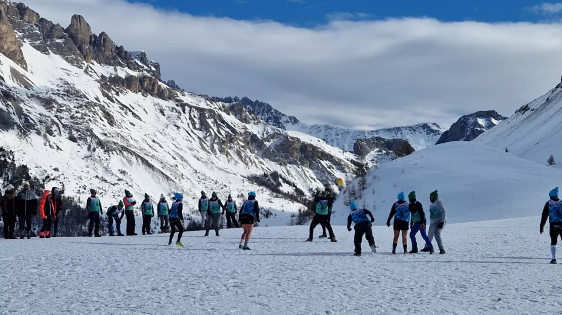 Le snowrugby à l'assaut du Lautaret