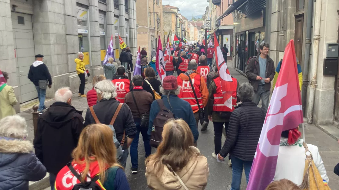 Plusieurs centaines de personnes mobilisées dans les rues des Alpes du Sud