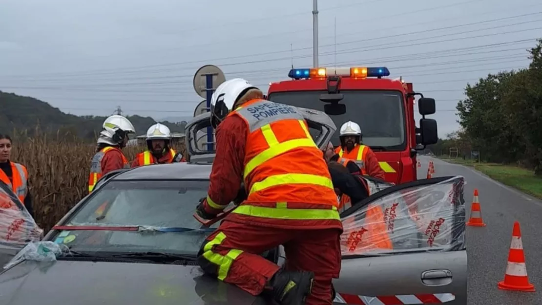 Sisteron : manœuvre de secours routier organisée par les sapeurs-pompiers