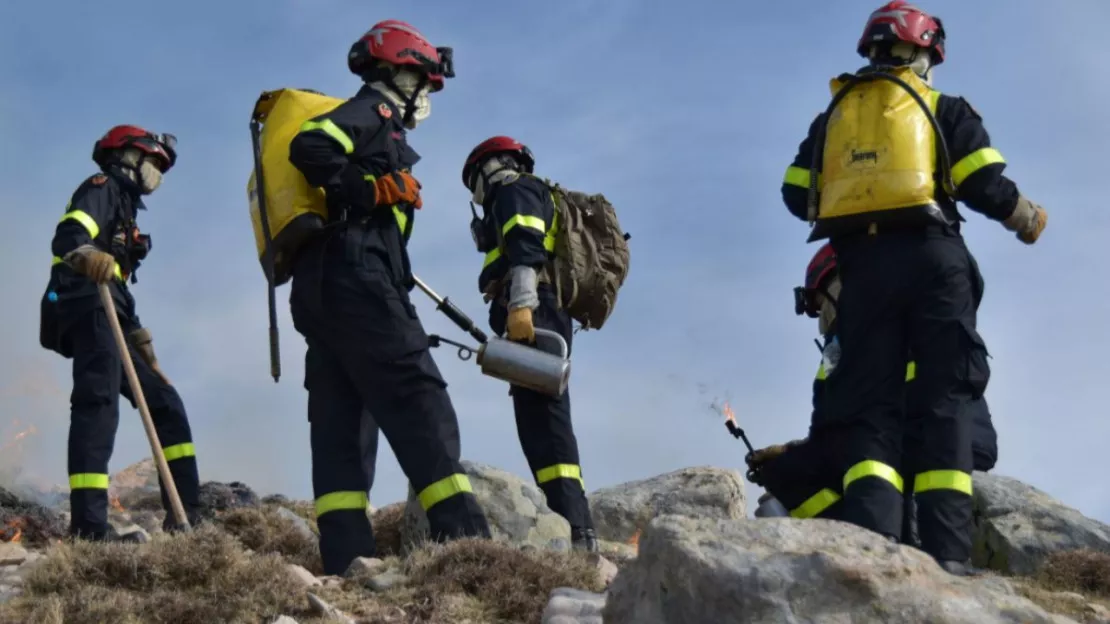 Un brûlage dirigé en cours sur Moydans