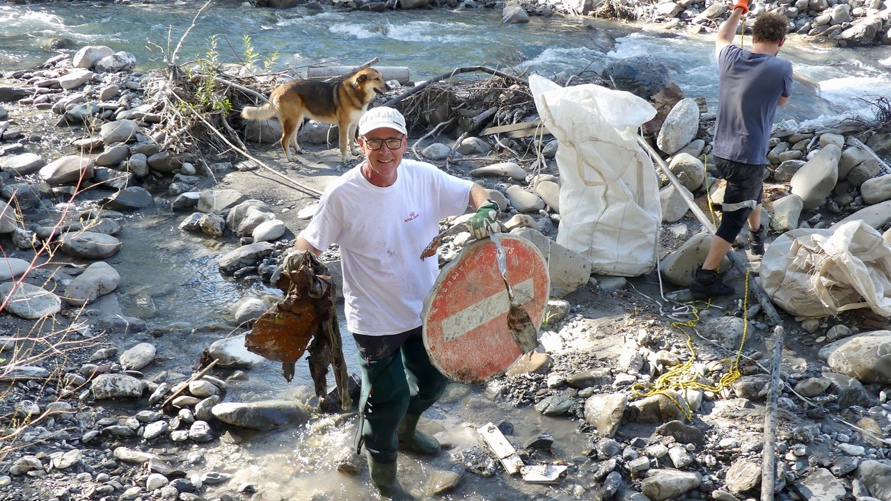1,2 tonnes de déchets ramassés lors du nettoyage des berges du Chagne 1,2 tonnes de déchets ramassés lors du nettoyage des berges du Chagne
