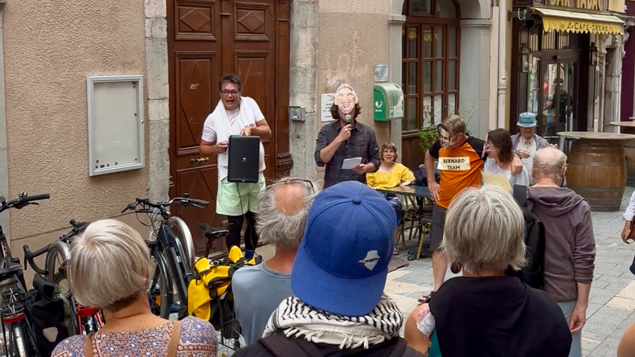 À Gap, un pot de départ organisé pour le départ de F. Bayrou À Gap, un pot de départ organisé pour le départ de F. Bayrou