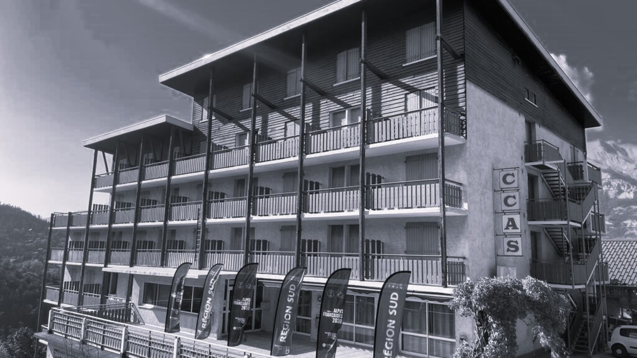 Abandon du projet de centre d'entraînement olympique au Sauze Abandon du projet de centre d'entraînement olympique au Sauze