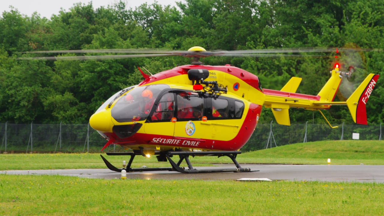 Alpes-de-Haute-Provence : un motard se blesse grièvement, un hélicoptère mobilisé Alpes-de-Haute-Provence : un motard se blesse grièvement, un hélicoptère mobilisé