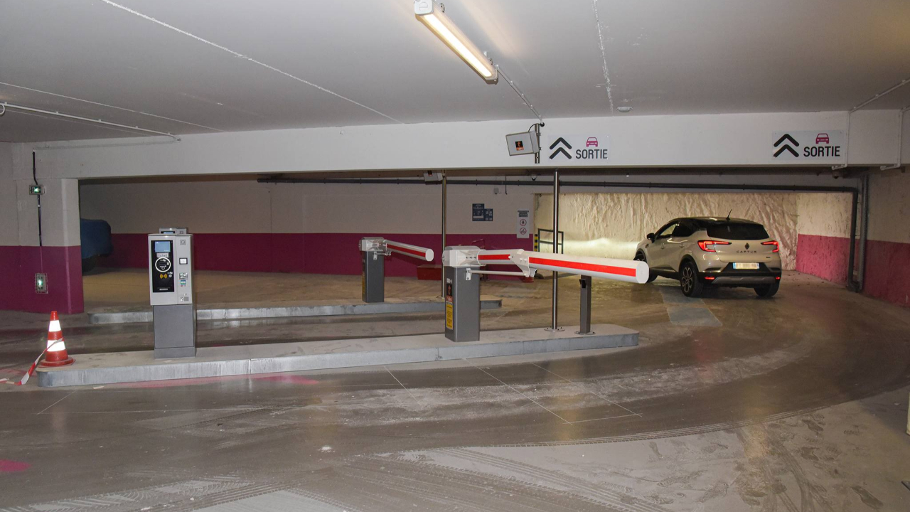 Alpes de Haute-Provence : une heure de stationnement gratuite pour doper le commerce dignois Alpes de Haute-Provence : une heure de stationnement gratuite pour doper le commerce dignois