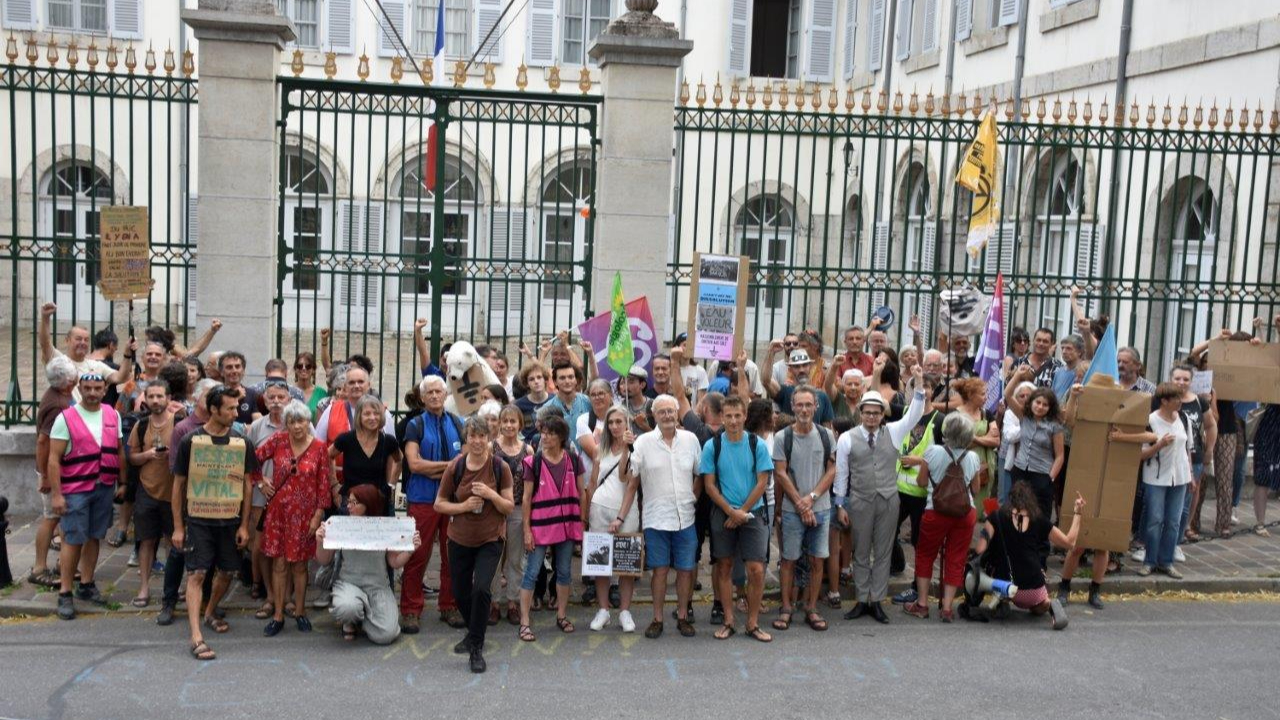 Alpes du Sud : cinq rassemblements contre la dissolution des Soulèvements de la Terre Alpes du Sud : cinq rassemblements contre la dissolution des Soulèvements de la Terre