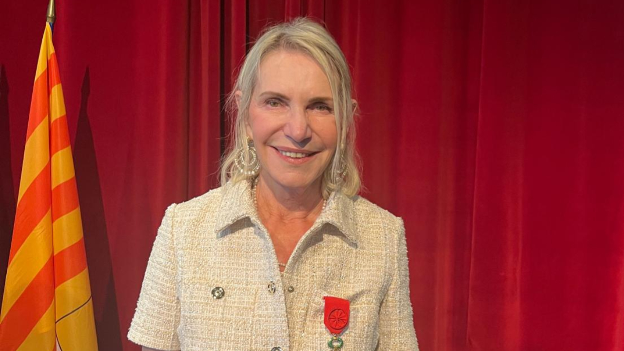 Chantal Eyméoud, décorée de la médaille d'officier de la Légion d'Honneur