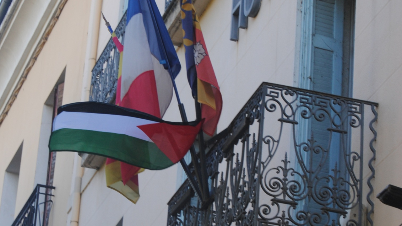 Plusieurs communes bas-alpines ont pavoisé le drapeau palestinien Plusieurs communes bas-alpines ont pavoisé le drapeau palestinien