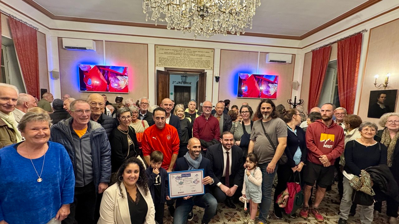 Forcalquier reçoit le label Ville active et Sportive