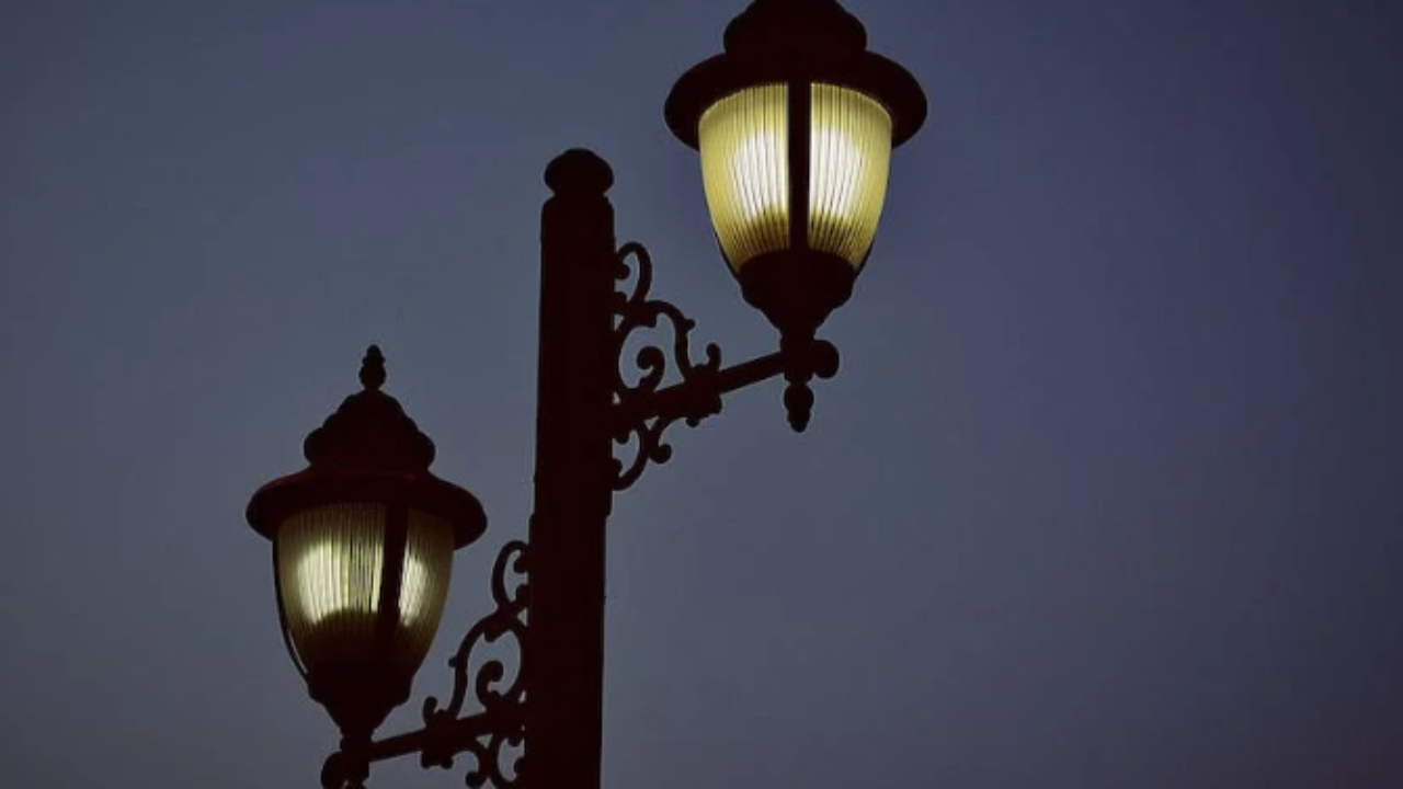 Haute-Provence : à Digne-les-Bains, l'extinction nocturne se déploie Haute-Provence : à Digne-les-Bains, l'extinction nocturne se déploie