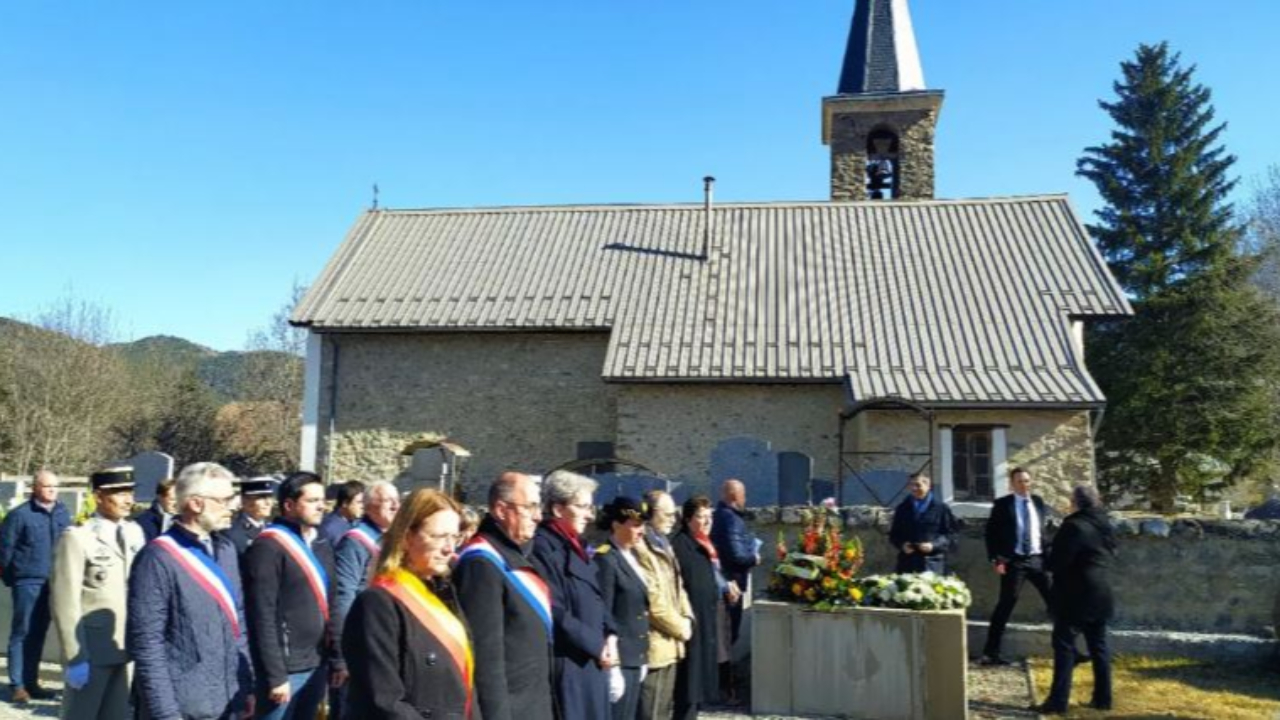 Haute-Provence : cérémonie d'hommage aux victimes du crash de l'A320 Haute-Provence : cérémonie d'hommage aux victimes du crash de l'A320