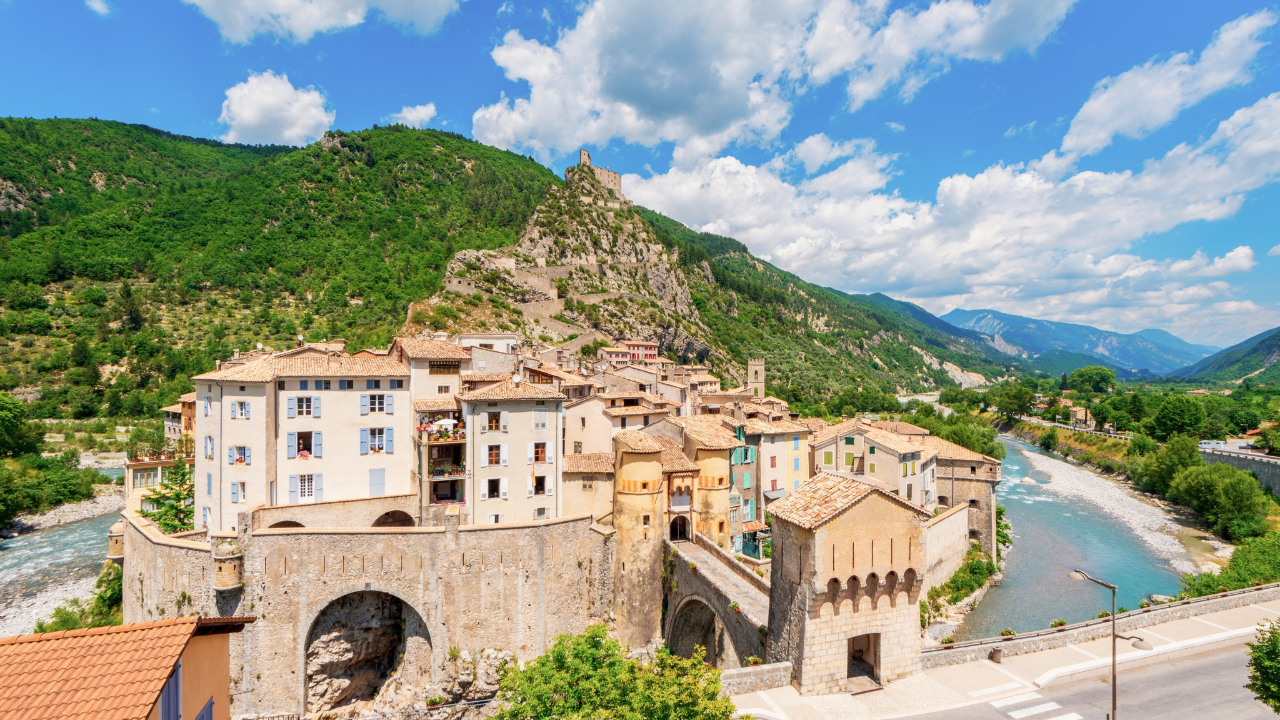 Haute-Provence : Entrevaux, plus beau village de France