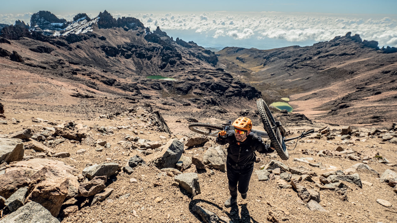 Haute-Provence : l&rsquo;ascension du Mont Kenya &agrave; v&eacute;lo, un film &agrave; d&eacute;couvrir &agrave; Digne les Bains